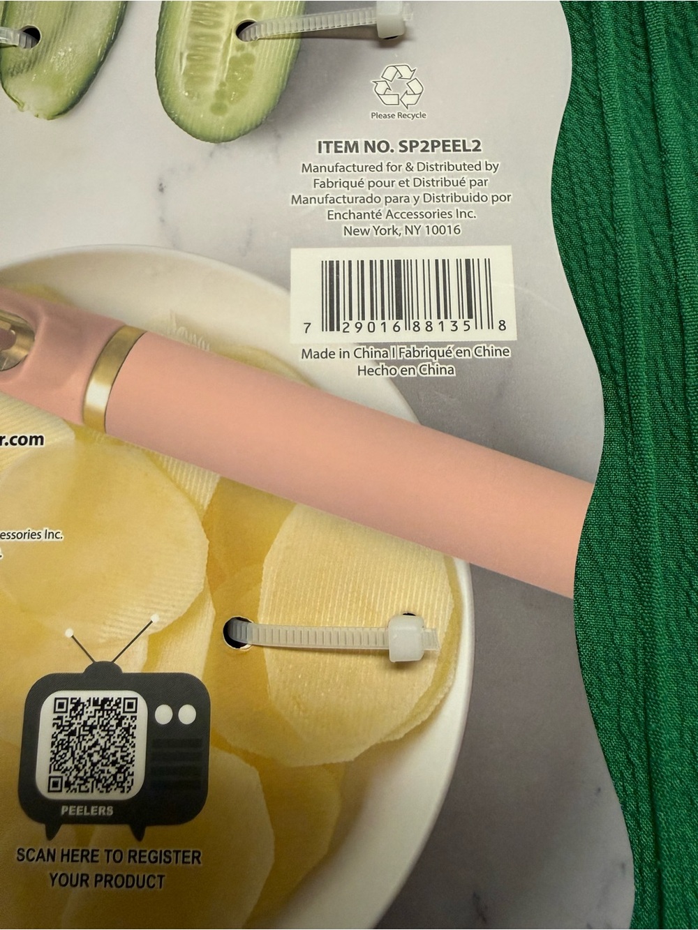 CWC - Pink 2 Piece Peeler Set - Picture 4 of 6